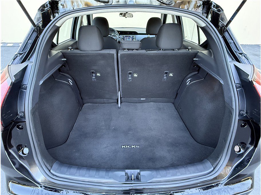 Used 2021 Nissan Kicks S image 44