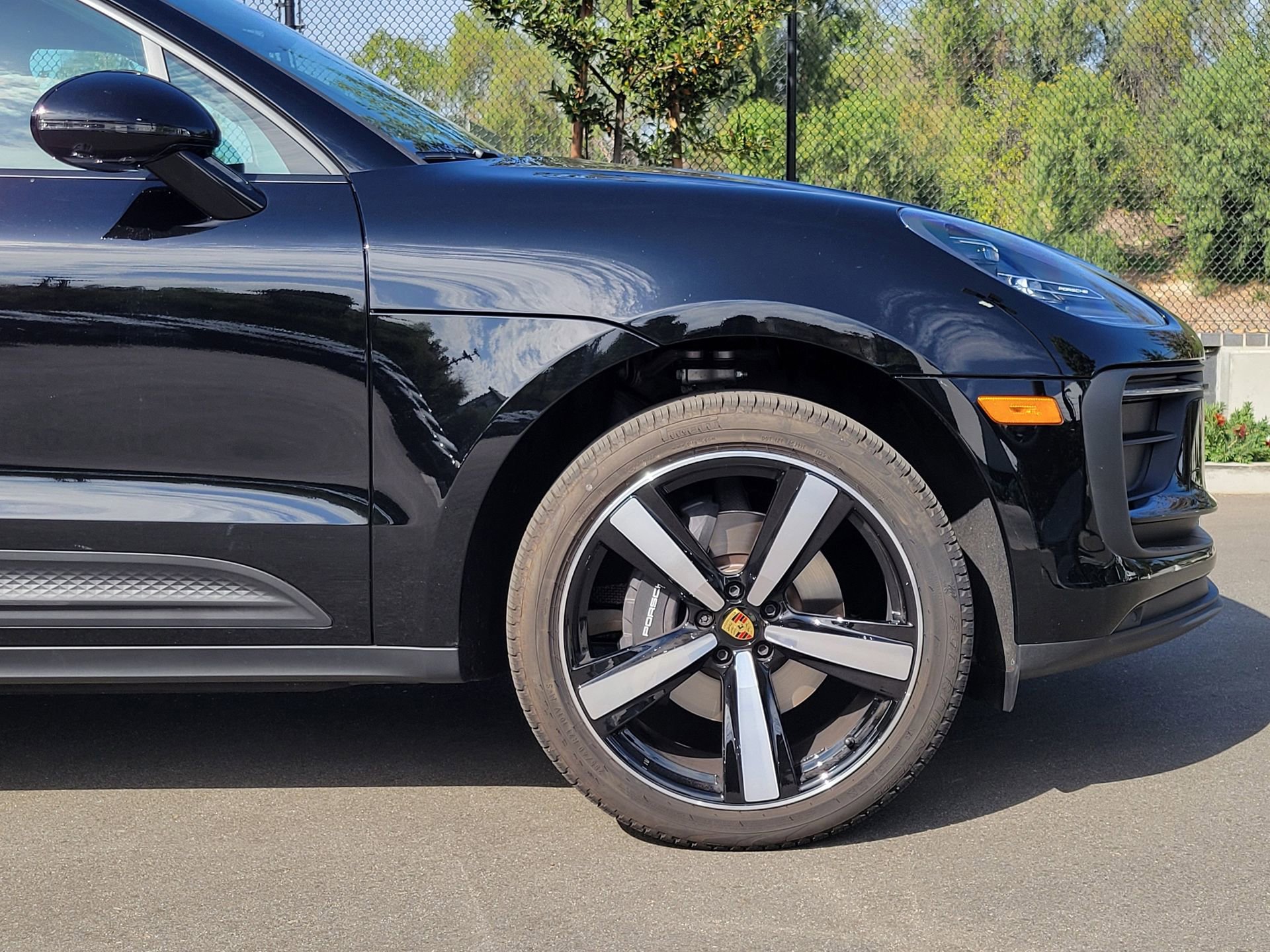 Used 2025 Porsche Macan image 11