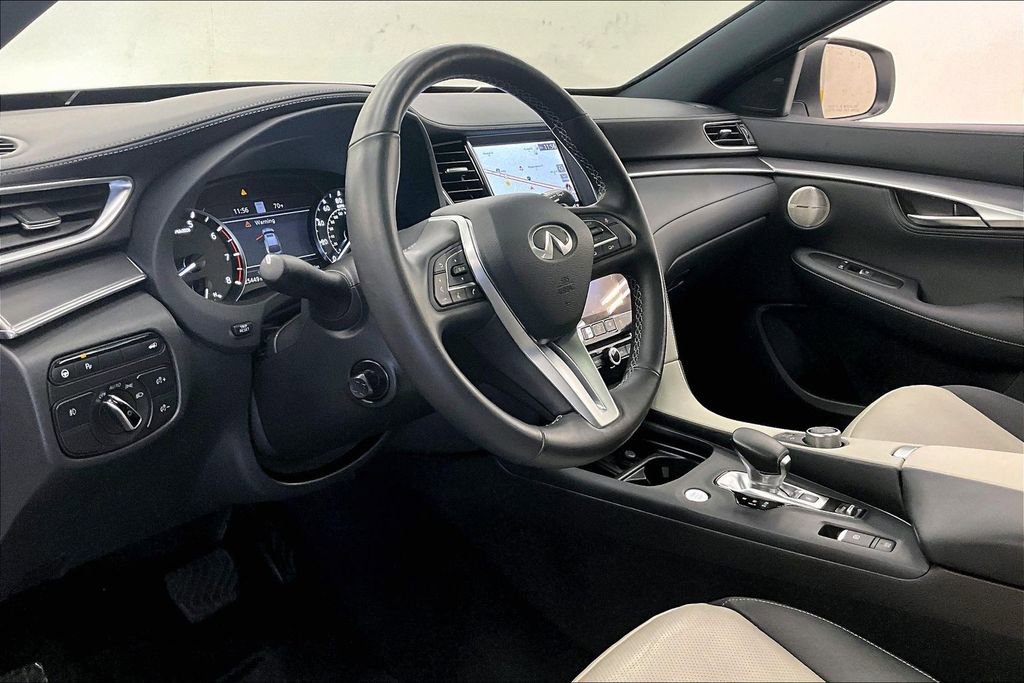 Used 2023 INFINITI QX55 Essential image 13