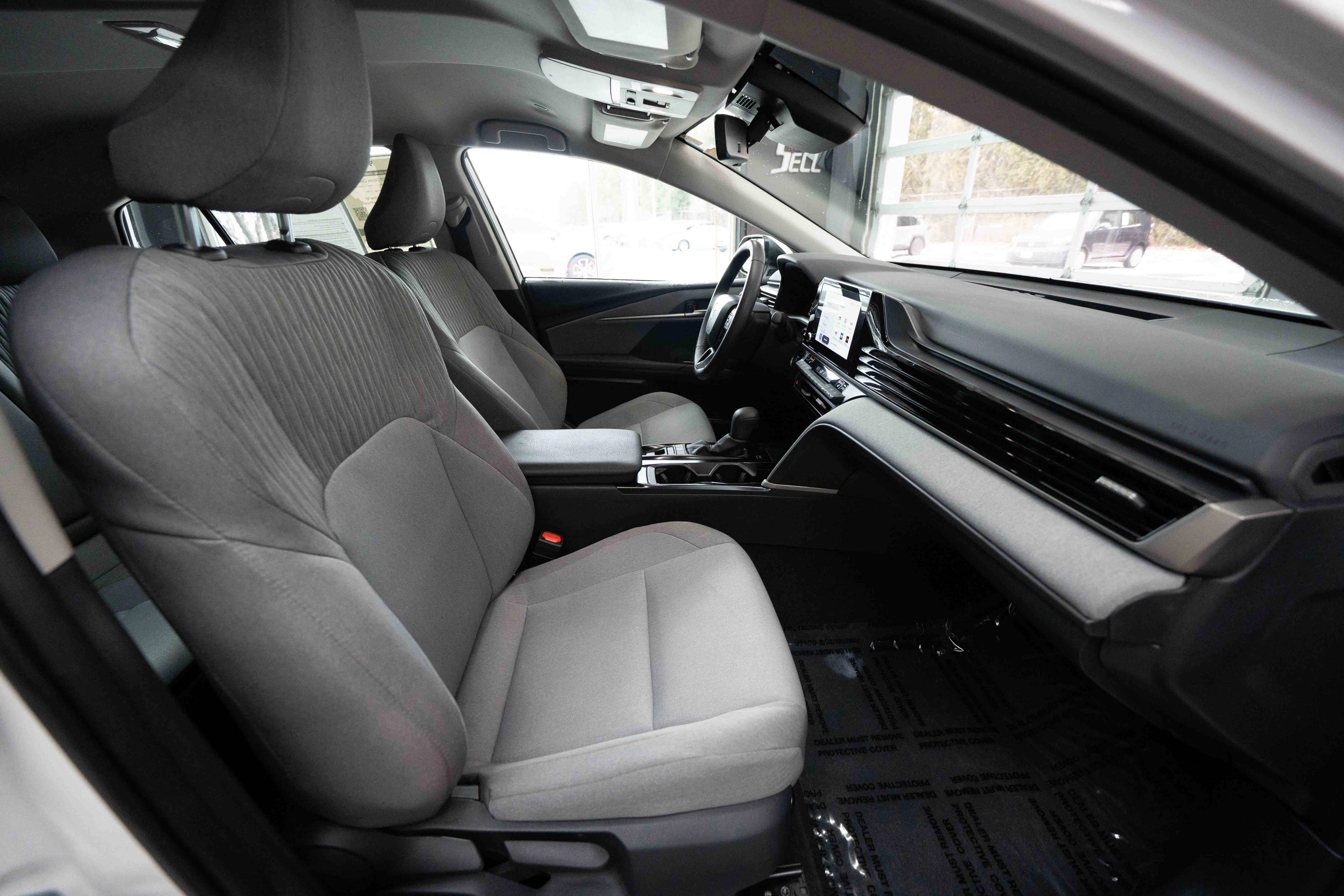 Used 2025 Toyota Camry LE w/ Convenience Package image 26