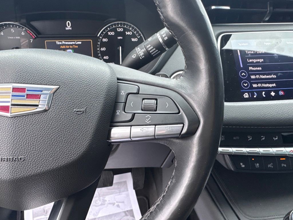 Used 2022 Cadillac XT4 Premium Luxury w/ LPO, Onyx Lite Package FWD image 16