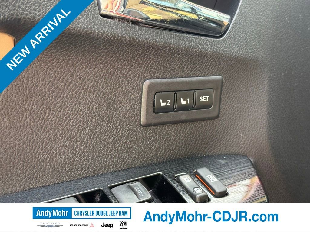 Used 2017 Toyota RAV4 Limited image 12