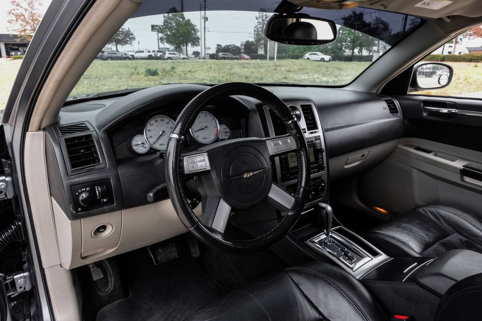 Used 2006 Chrysler 300 SRT8 w/ SRT Option Group II RWD image 3