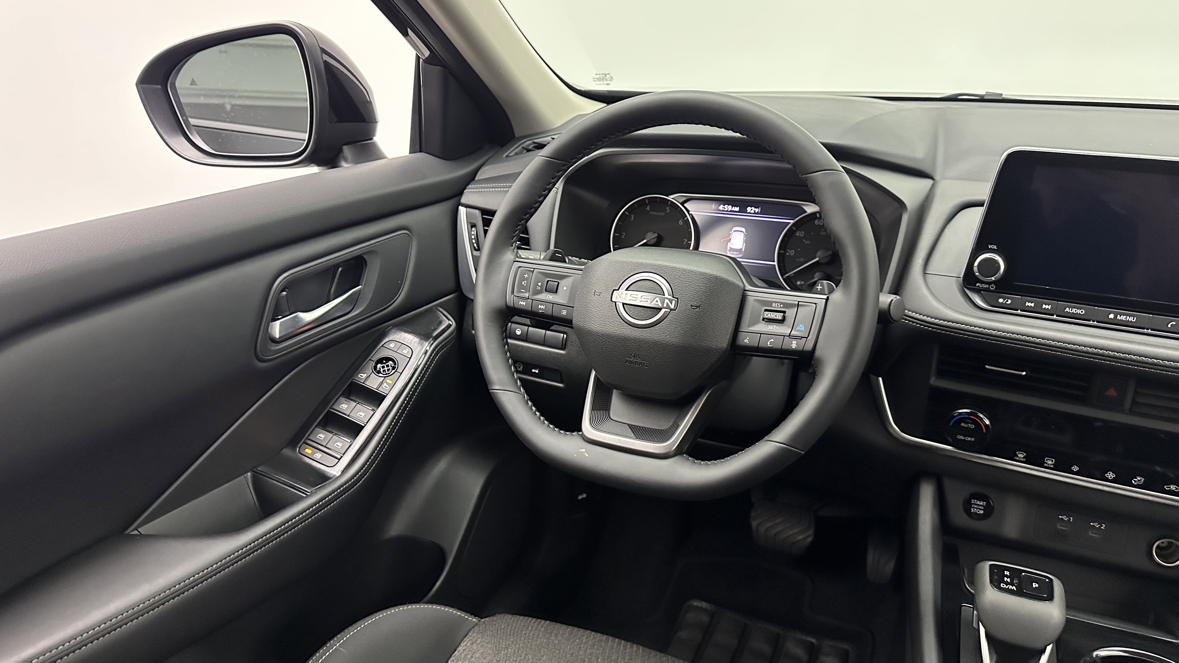 Used 2025 Nissan Rogue SV image 18