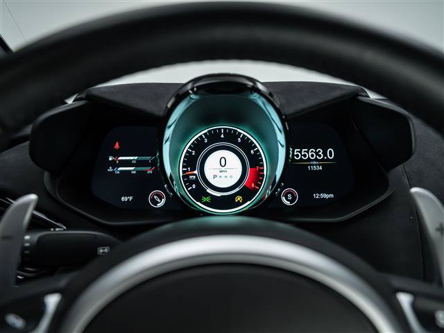 Used 2021 Aston Martin V8 Vantage Coupe RWD image 22