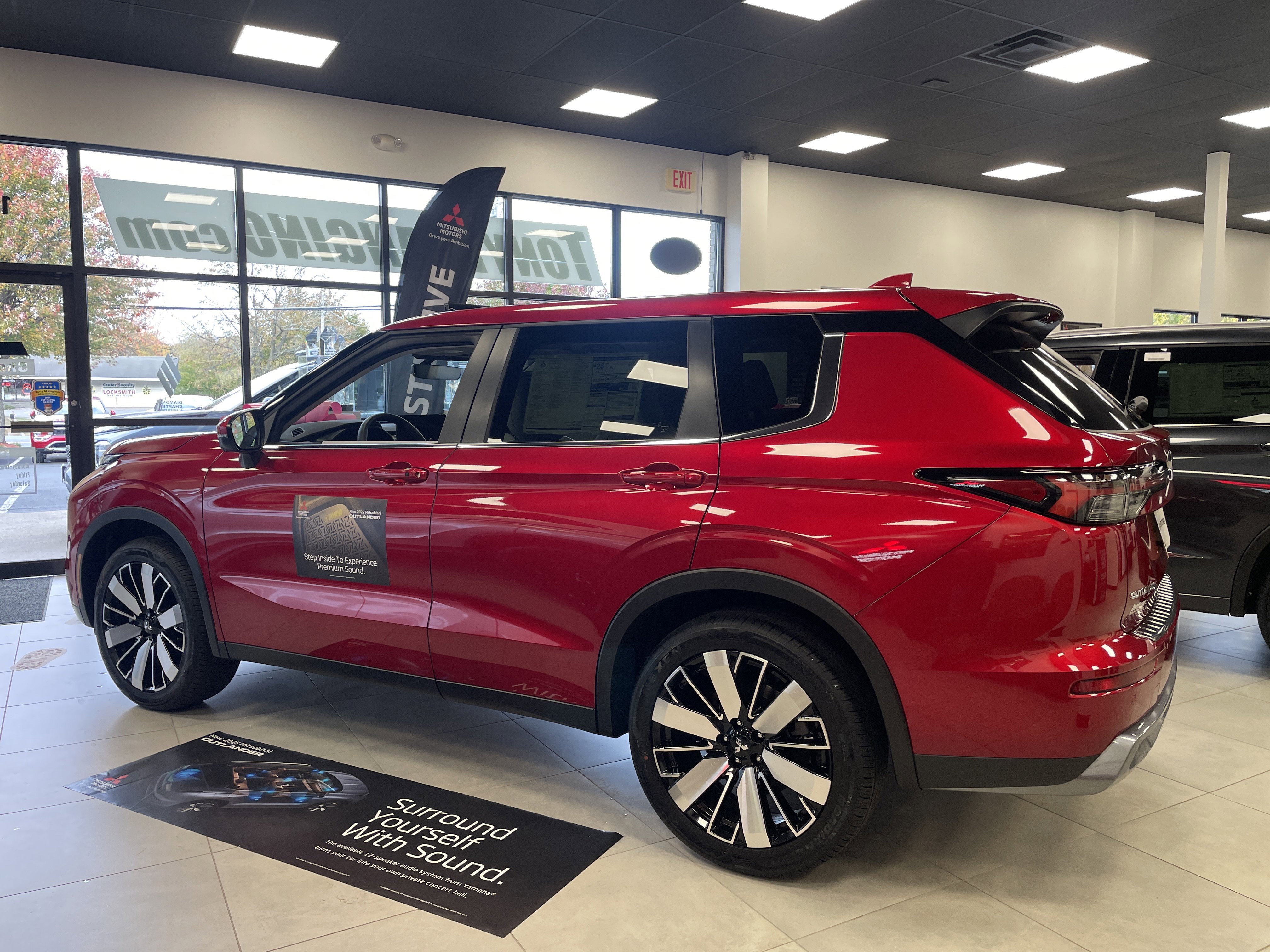 New 2025 Mitsubishi Outlander SE image 4