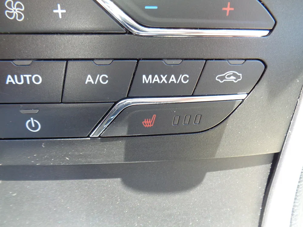 Used 2015 Ford Edge SEL w/ Equipment Group 201A AWD/4WD image 15