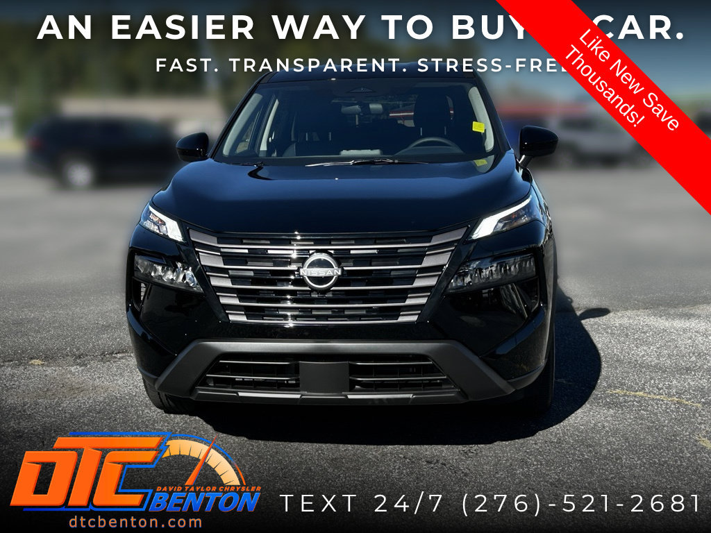 Used 2026 Nissan Rogue SV FWD image 2