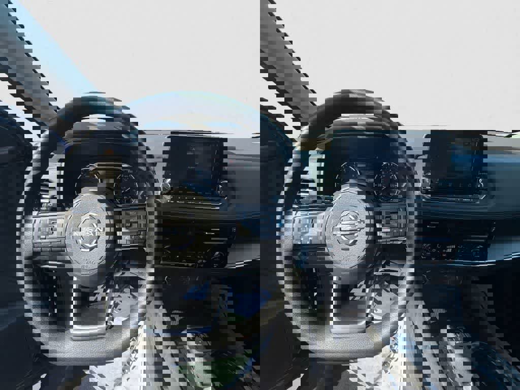 Used 2023 Nissan Rogue SV image 9