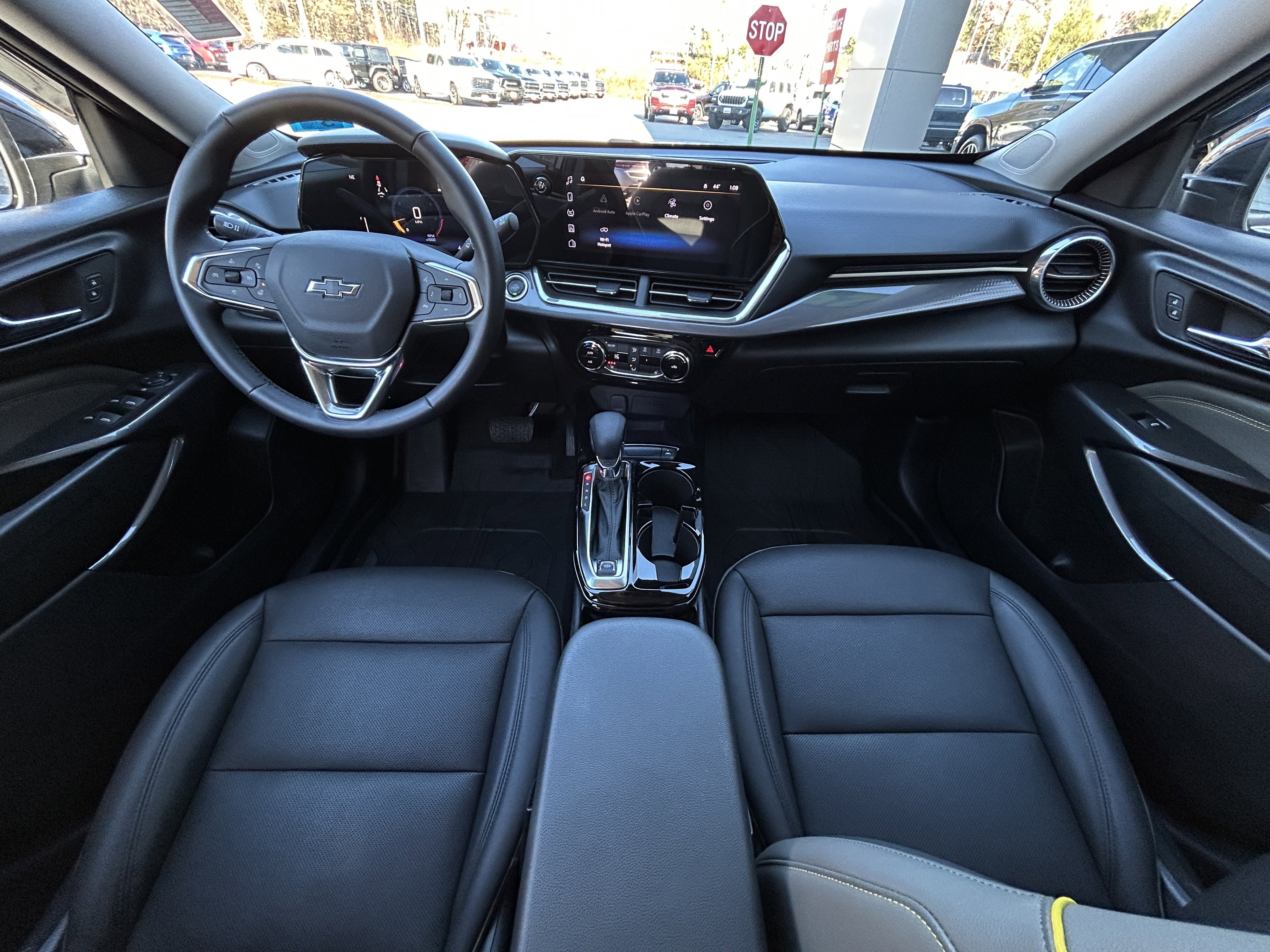 Used 2024 Chevrolet Trax ACTIV w/ Sunroof Package image 23