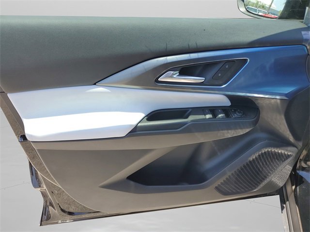 New 2025 Chevrolet Equinox EV LT image 18