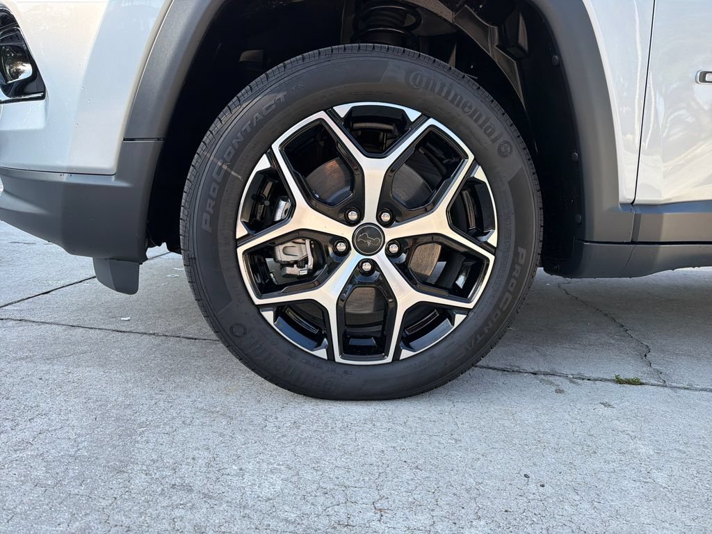 Used 2026 Jeep Compass Limited AWD/4WD image 12