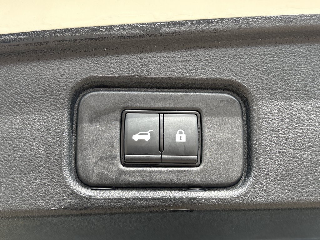 Used 2023 Nissan Pathfinder SL FWD image 29