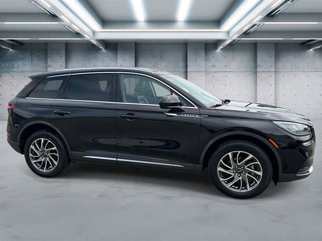 Used 2022 Lincoln Corsair AWD w/ Equipment Group 101A image 3
