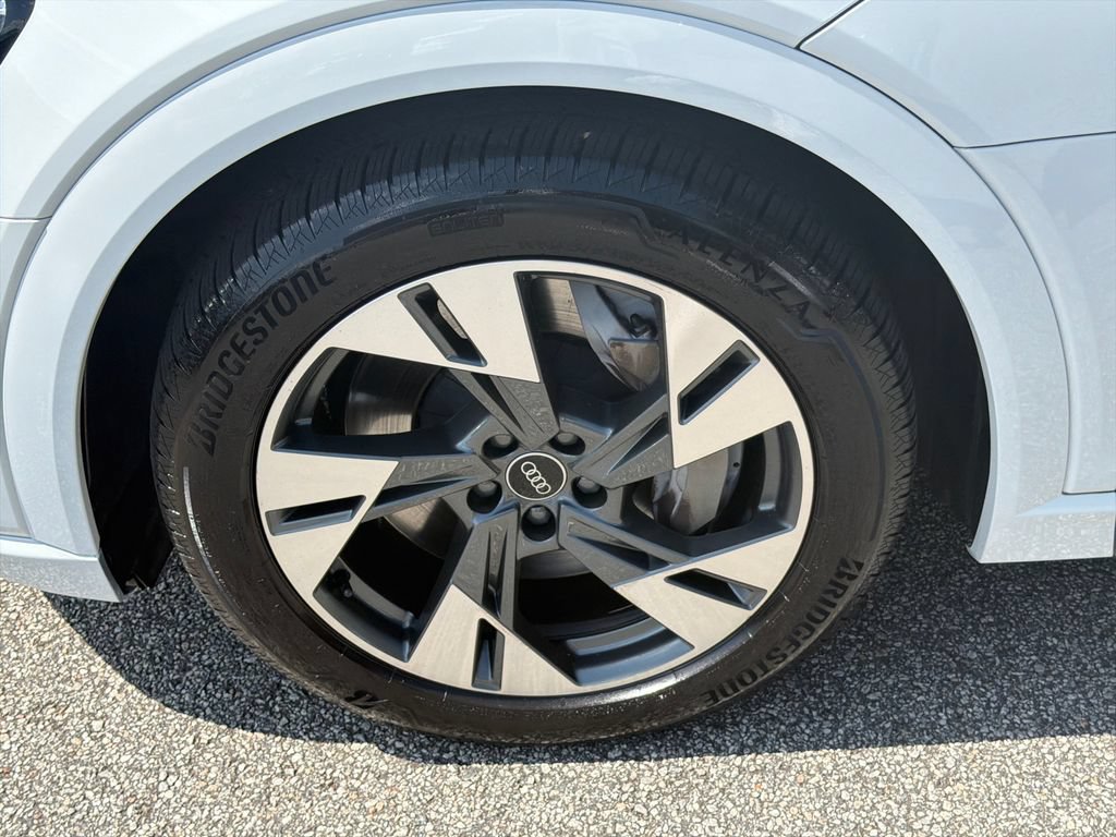 Used 2022 Audi e-tron Premium AWD/4WD image 11