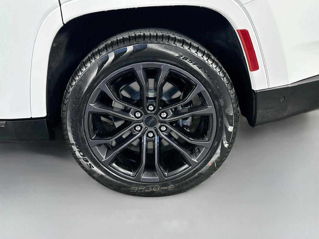 New 2026 Jeep Grand Wagoneer Summit AWD/4WD image 17