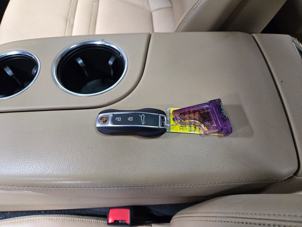 Used 2018 Porsche Panamera 4 image 29