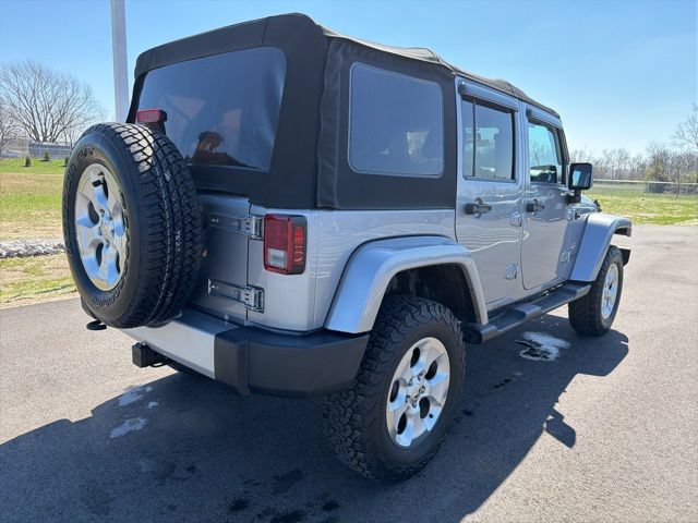 Used 2014 Jeep Wrangler Unlimited Sahara w/ Connectivity Group AWD/4WD image 7