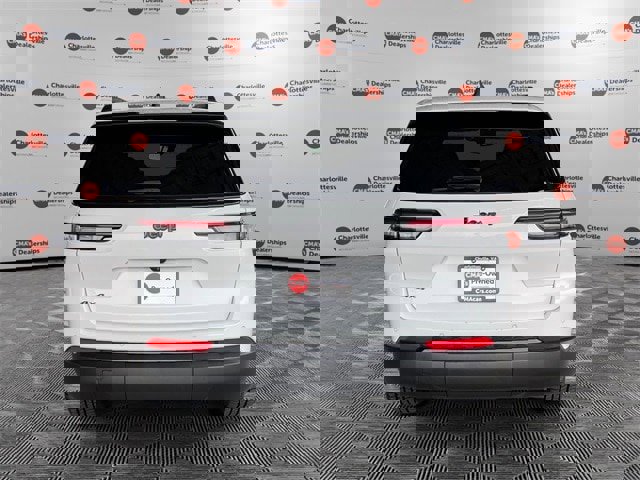 Used 2023 Jeep Grand Cherokee L Altitude image 4