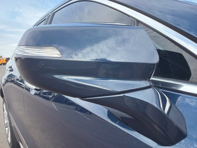 Used 2020 Cadillac XT4 Premium Luxury w/ Enhanced Visibility Package FWD image 5