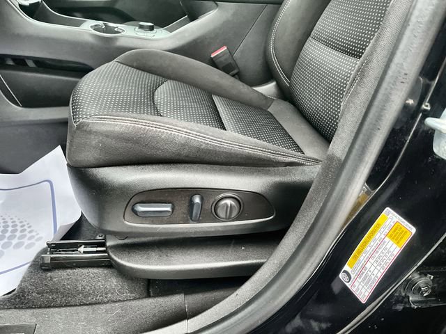 Used 2023 GMC Terrain SLE w/ Driver Convenience Package image 16