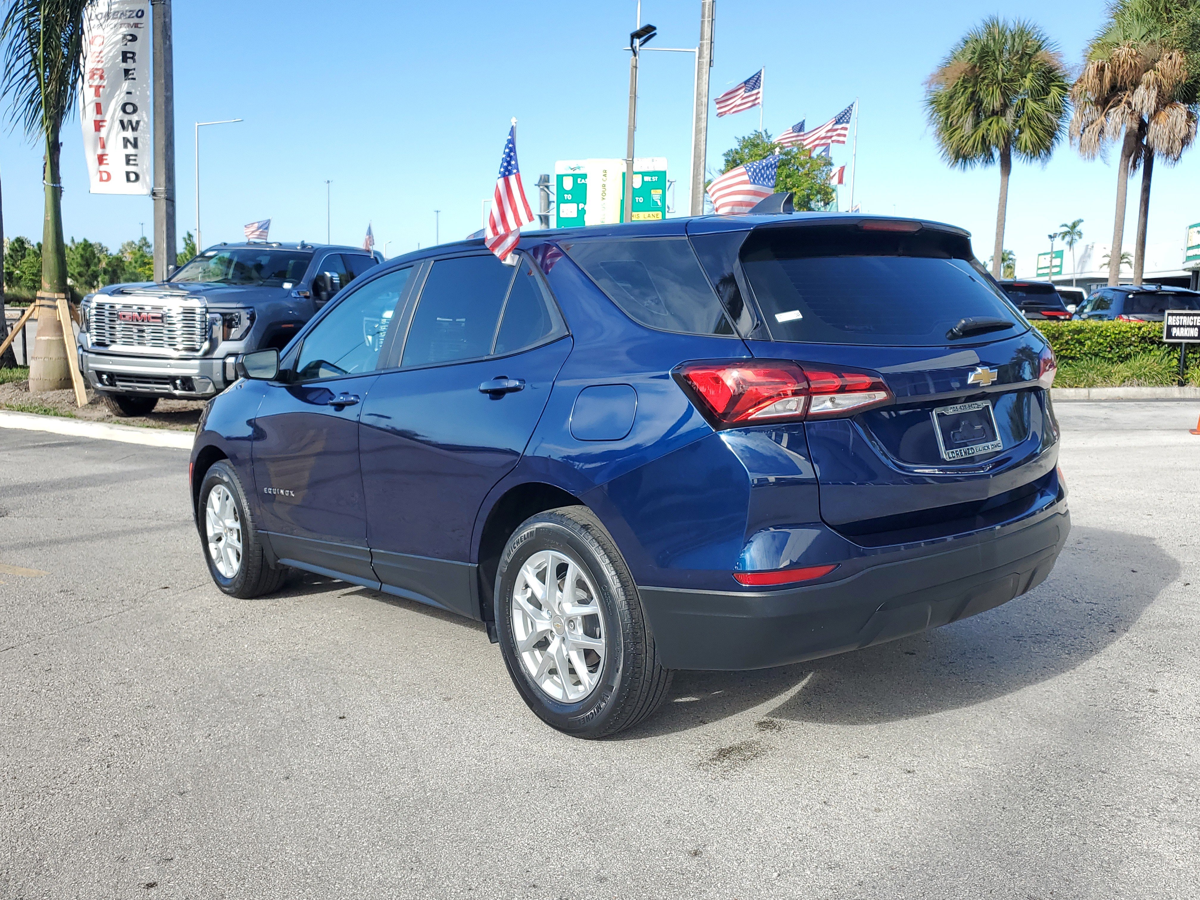 Used 2023 Chevrolet Equinox LS image 7