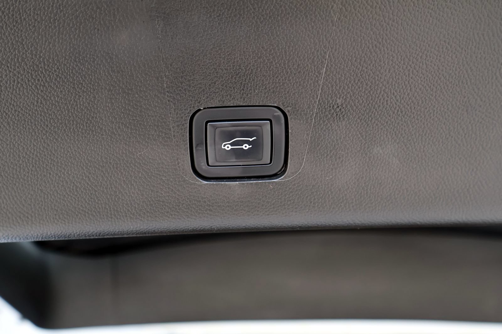 Used 2021 Chevrolet Traverse High Country FWD image 12