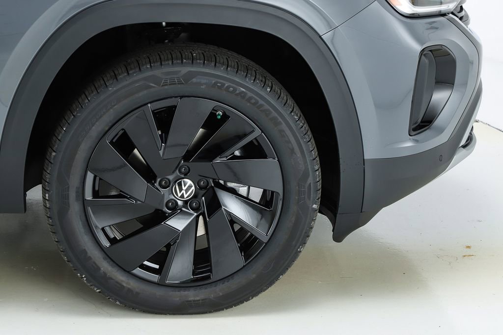 New 2026 Volkswagen Atlas Cross Sport SE FWD image 14