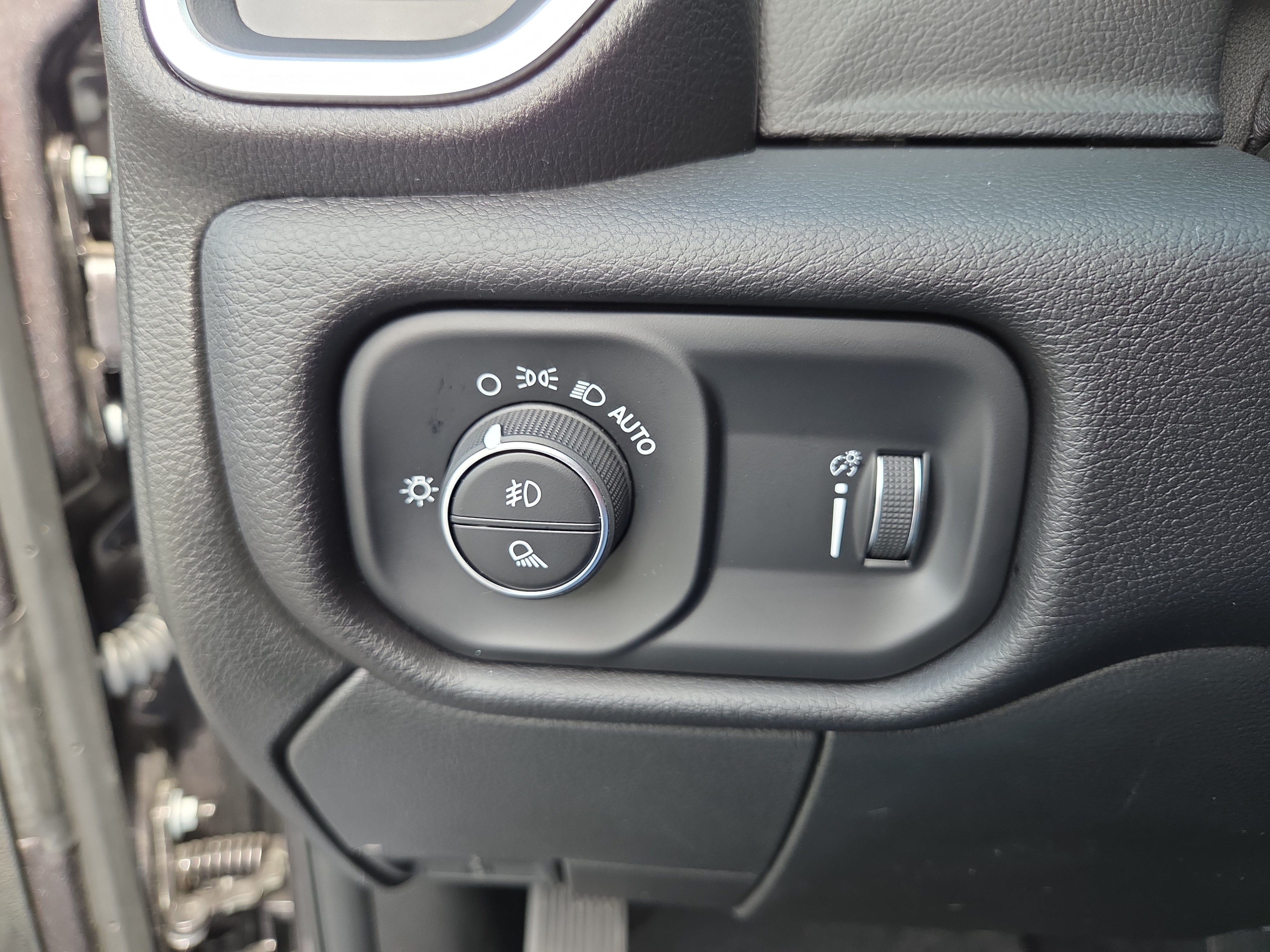 Certified 2025 RAM 2500 Big Horn AWD/4WD image 30