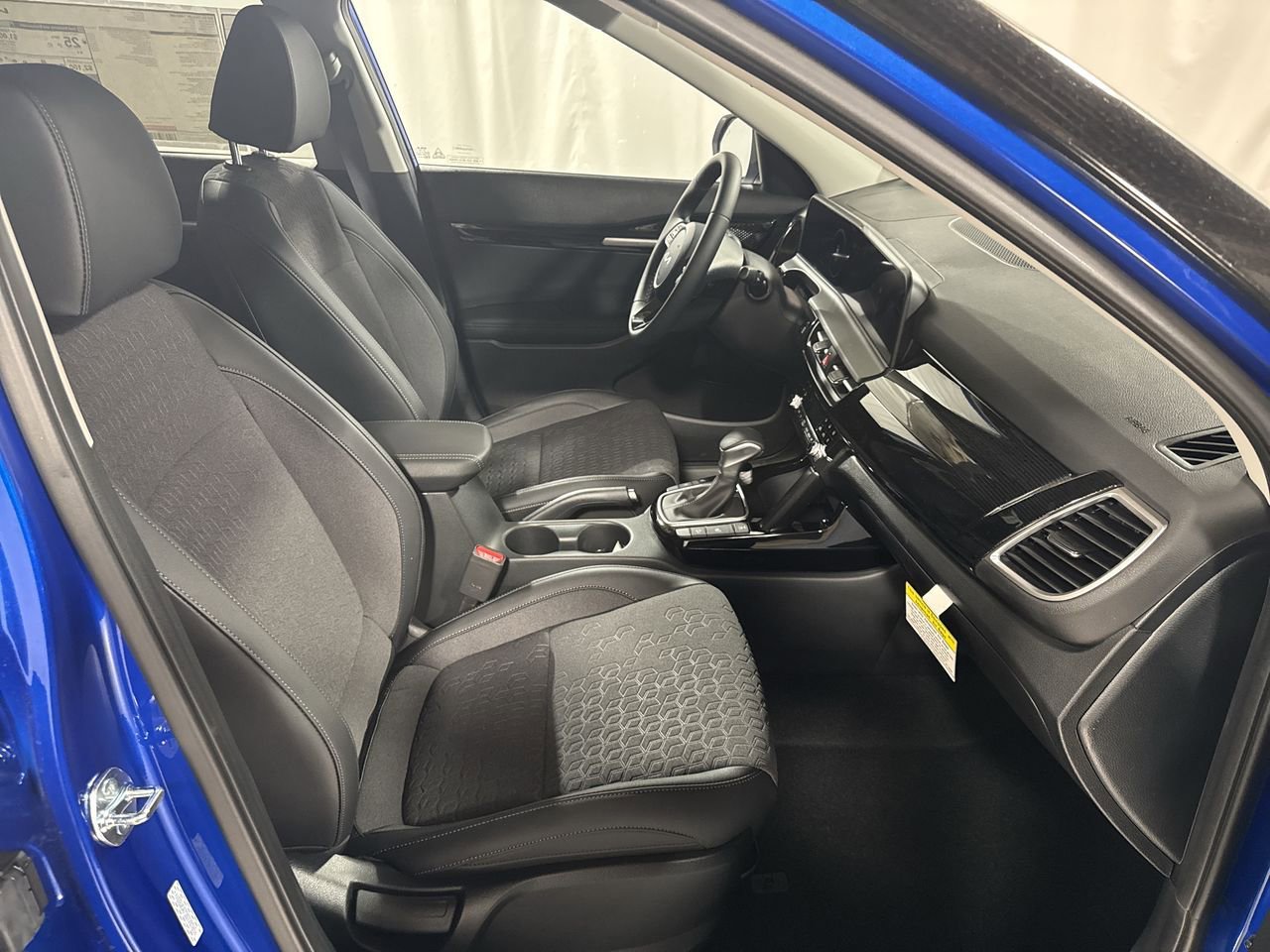 Certified 2025 Kia Seltos X-Line image 30