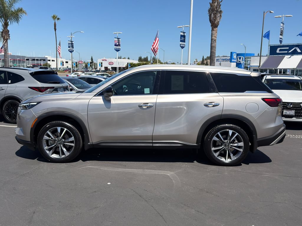 Used 2023 INFINITI QX60 Luxe w/ Cargo Package FWD image 6