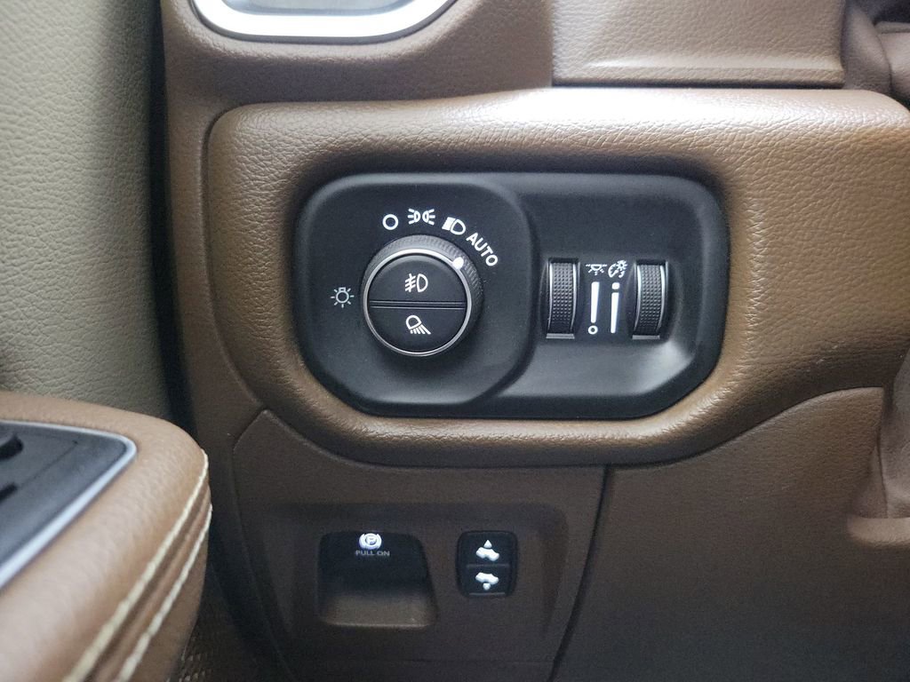 Used 2020 RAM 1500 Laramie AWD/4WD image 14