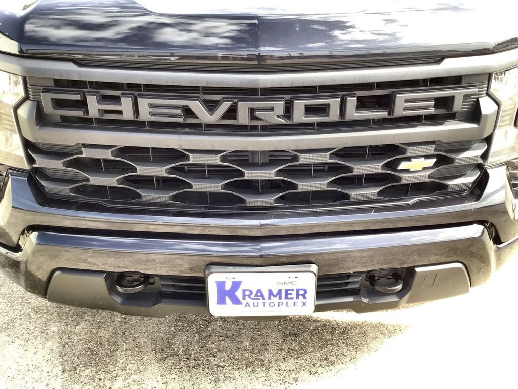 Used 2023 Chevrolet Silverado 1500 Custom image 32