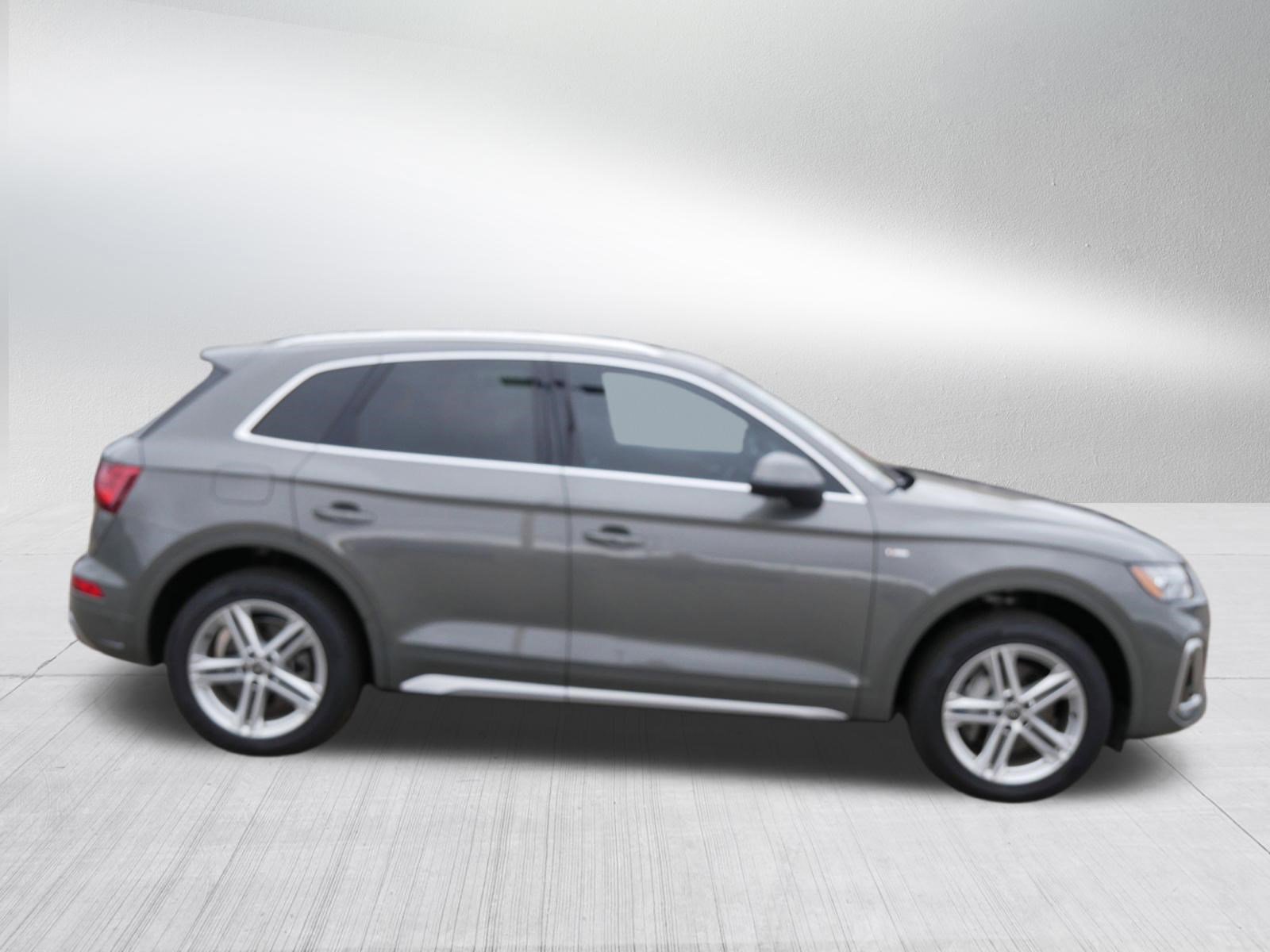 Used 2023 Audi Q5 e Premium w/ Convenience Package AWD/4WD image 8