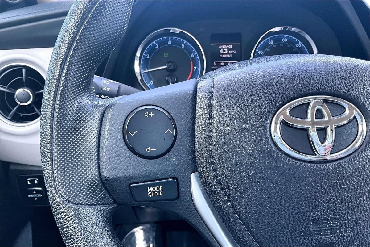 Used 2017 Toyota Corolla LE w/ Carpet Mat Package (TMS) FWD image 20