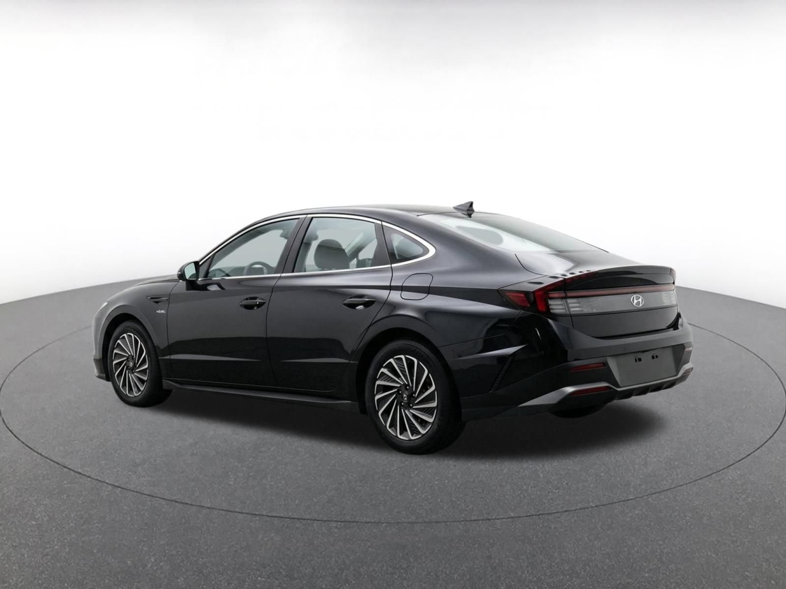 Used 2025 Hyundai Sonata SEL FWD image 7