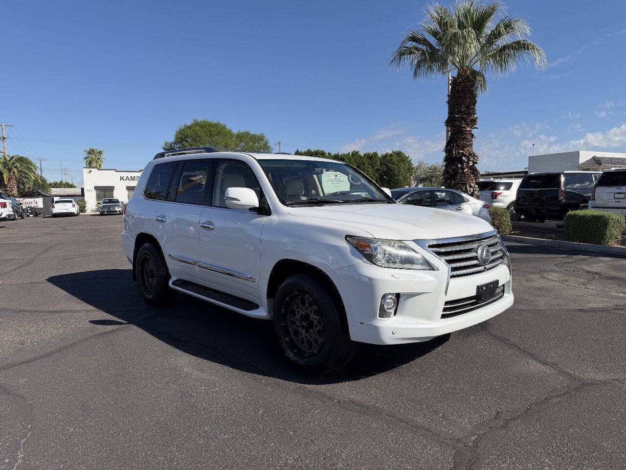 Used 2015 Lexus LX 570 4WD image 1