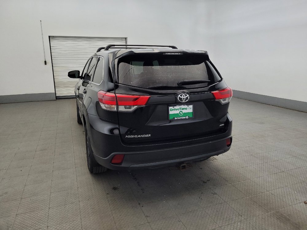 Used 2019 Toyota Highlander LE AWD/4WD image 6