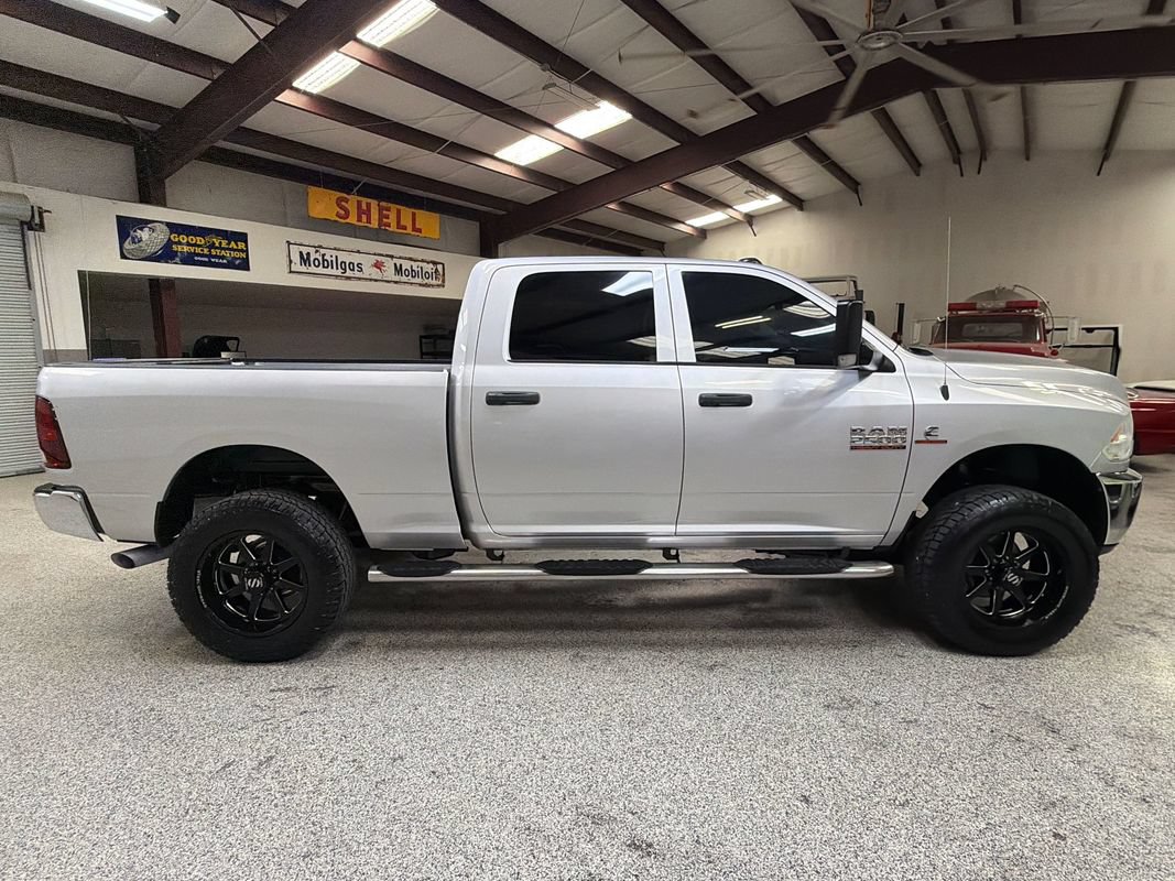 Used 2016 RAM 2500 Tradesman w/ Chrome Appearance Group AWD/4WD image 9
