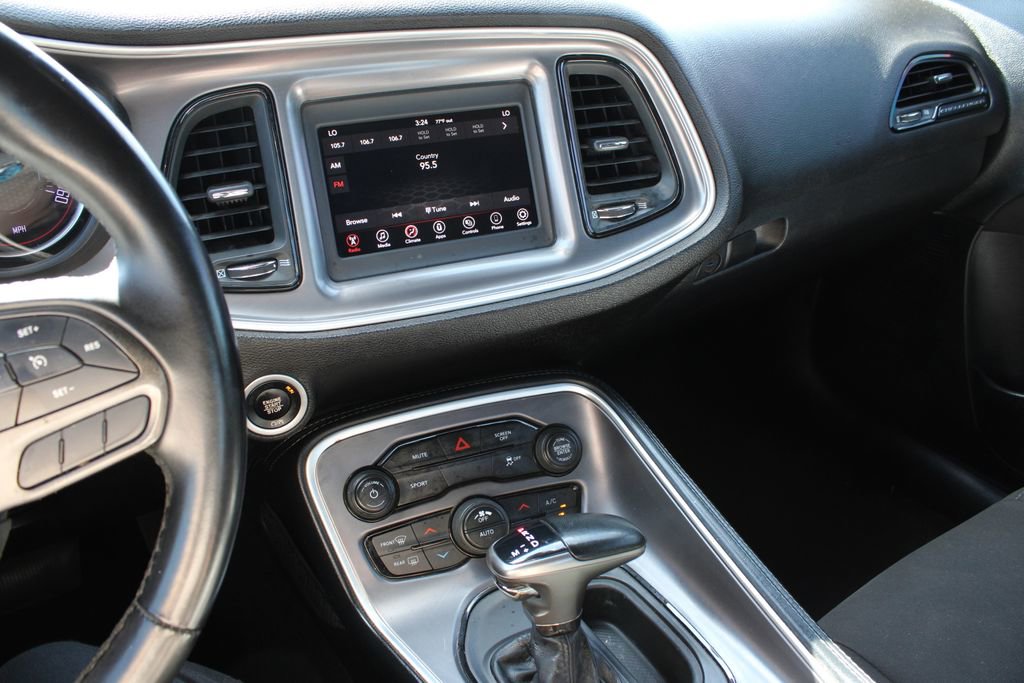 Used 2021 Dodge Challenger SXT image 10