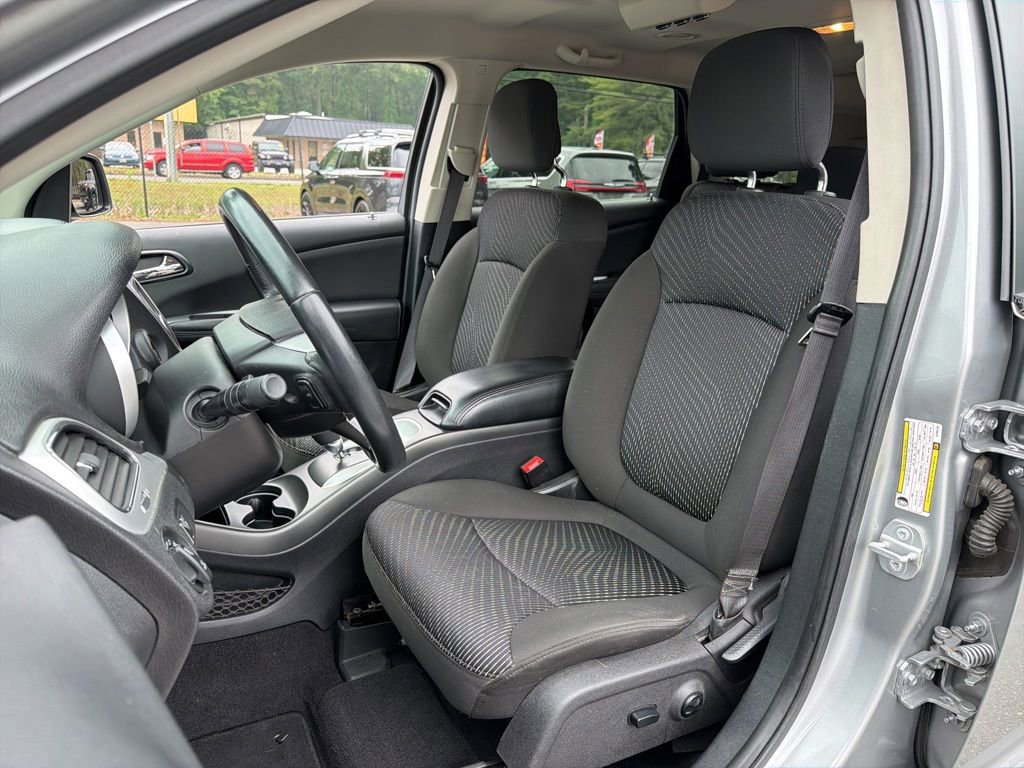 Used 2019 Dodge Journey SE w/ Premium Group FWD image 18