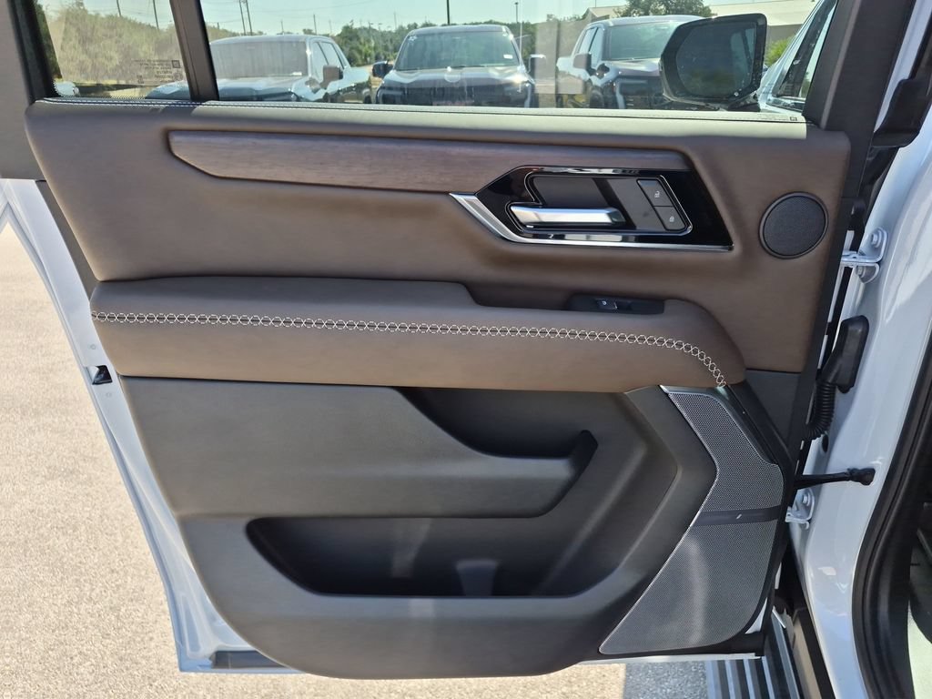 New 2026 GMC Yukon XL Denali Ultimate w/ LPO, Floor Liner Package AWD/4WD image 38