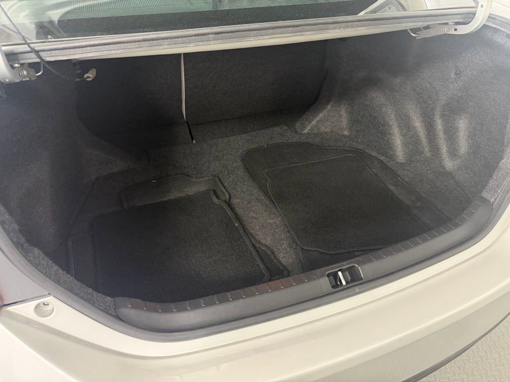 Used 2016 Toyota Corolla LE FWD image 30