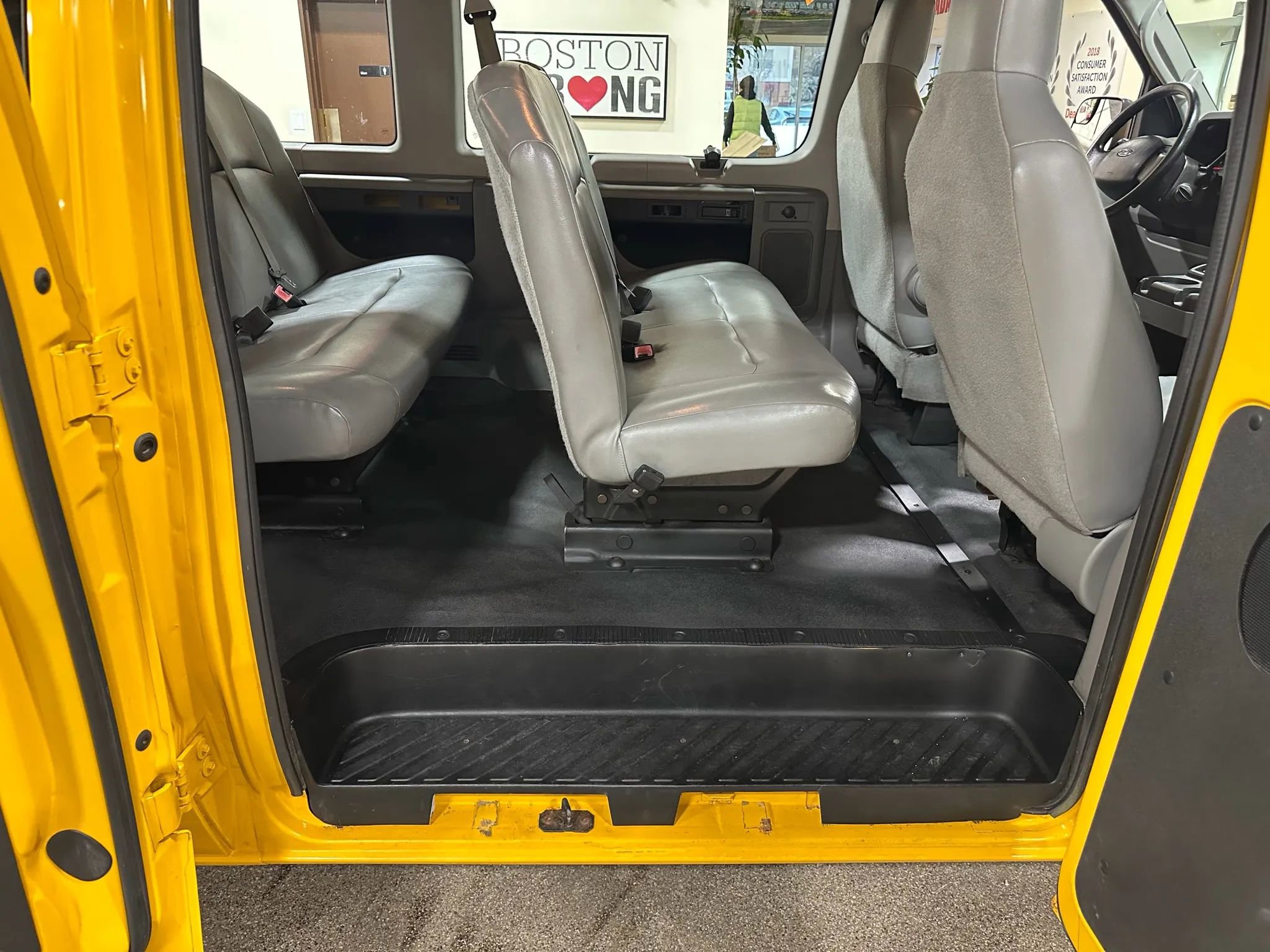 Used 2011 Ford E-150 and Econoline 150 Wagon image 20