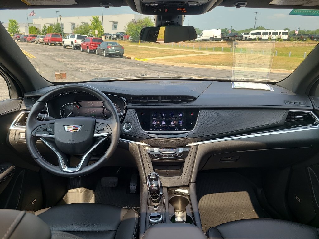 Used 2024 Cadillac XT6 Luxury w/ LPO, Floor Liner Package AWD/4WD image 21