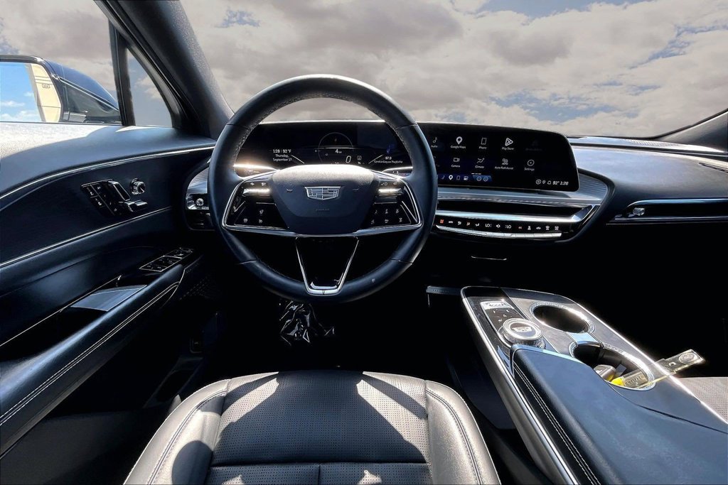 Certified 2024 Cadillac Lyriq Luxury w/ LPO, Floor Liner Package AWD/4WD image 8