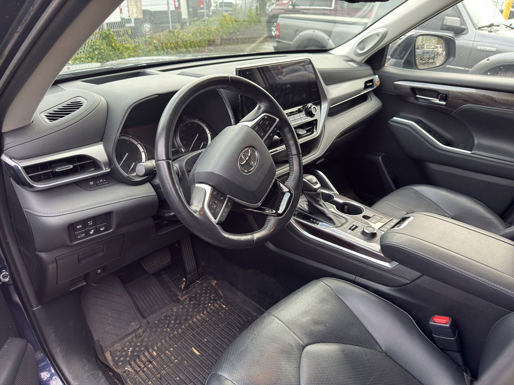 Used 2022 Toyota Highlander Platinum image 7