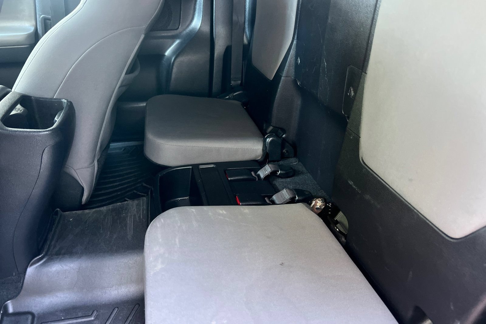 Used 2020 Toyota Tacoma SR w/ SX Package RWD image 13