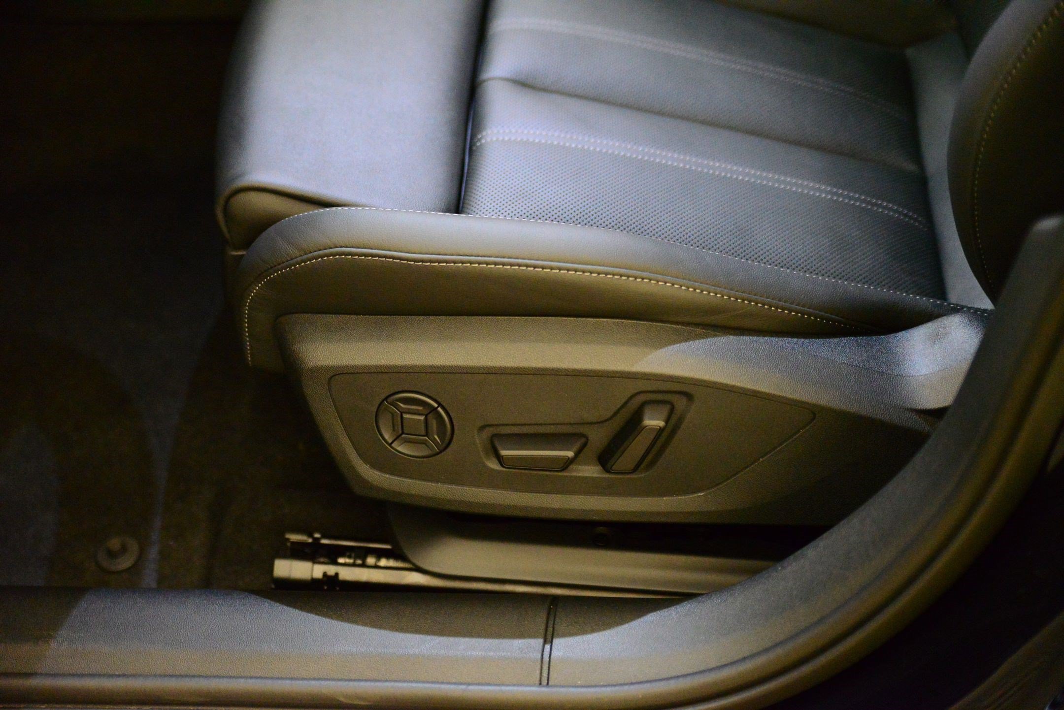 New 2025 Audi A5 Premium Plus w/ Premium Plus AWD/4WD image 20