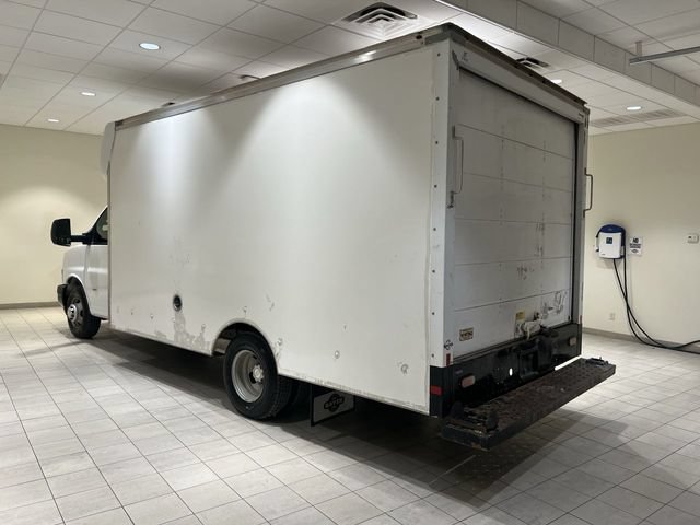Used 2019 Chevrolet Express 3500 w/ Power Convenience Package RWD image 3